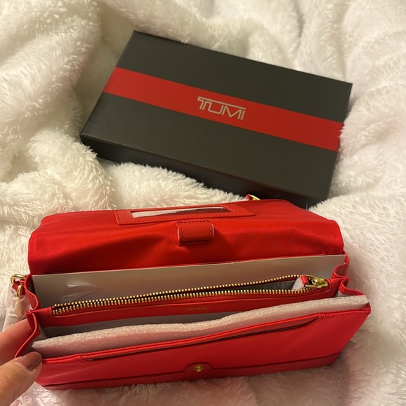 NEW Tumi Voyager Travel Wallet/Wristlet - Picture 3 of 6